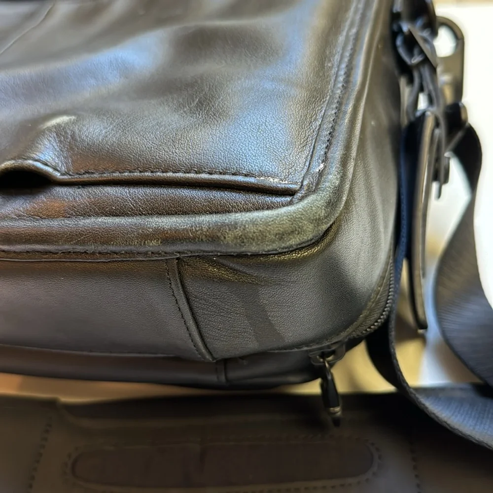 TUMi black leather computer briefcase carry-on VGC long strap multiple pockets